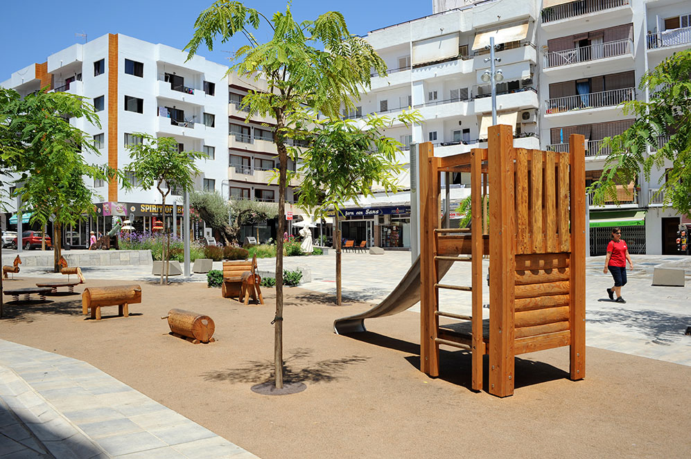 Parc infantil i plaça del Canó