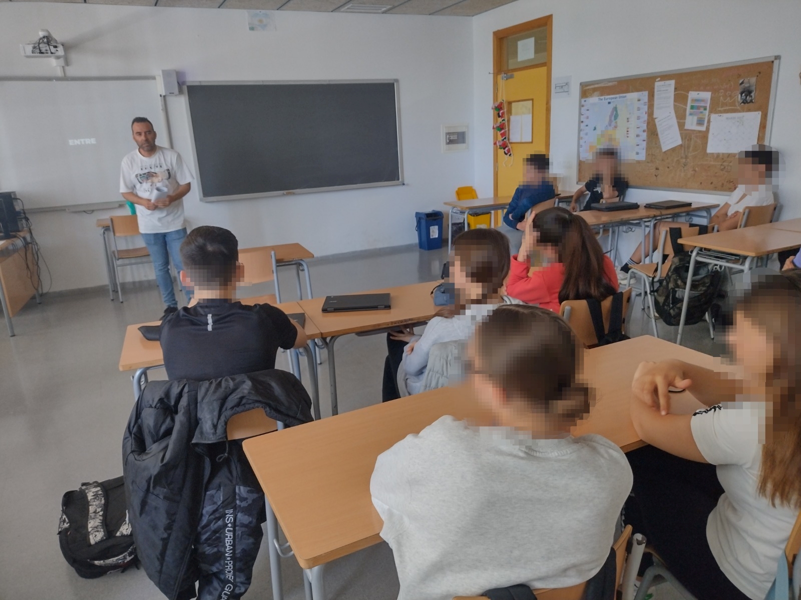 Gairebé 150 alumnes reben claus per combatre l'assetjament escolar gràcies al departament de Policia Tutor de l'Ajuntament de Santa Eulària des Riu