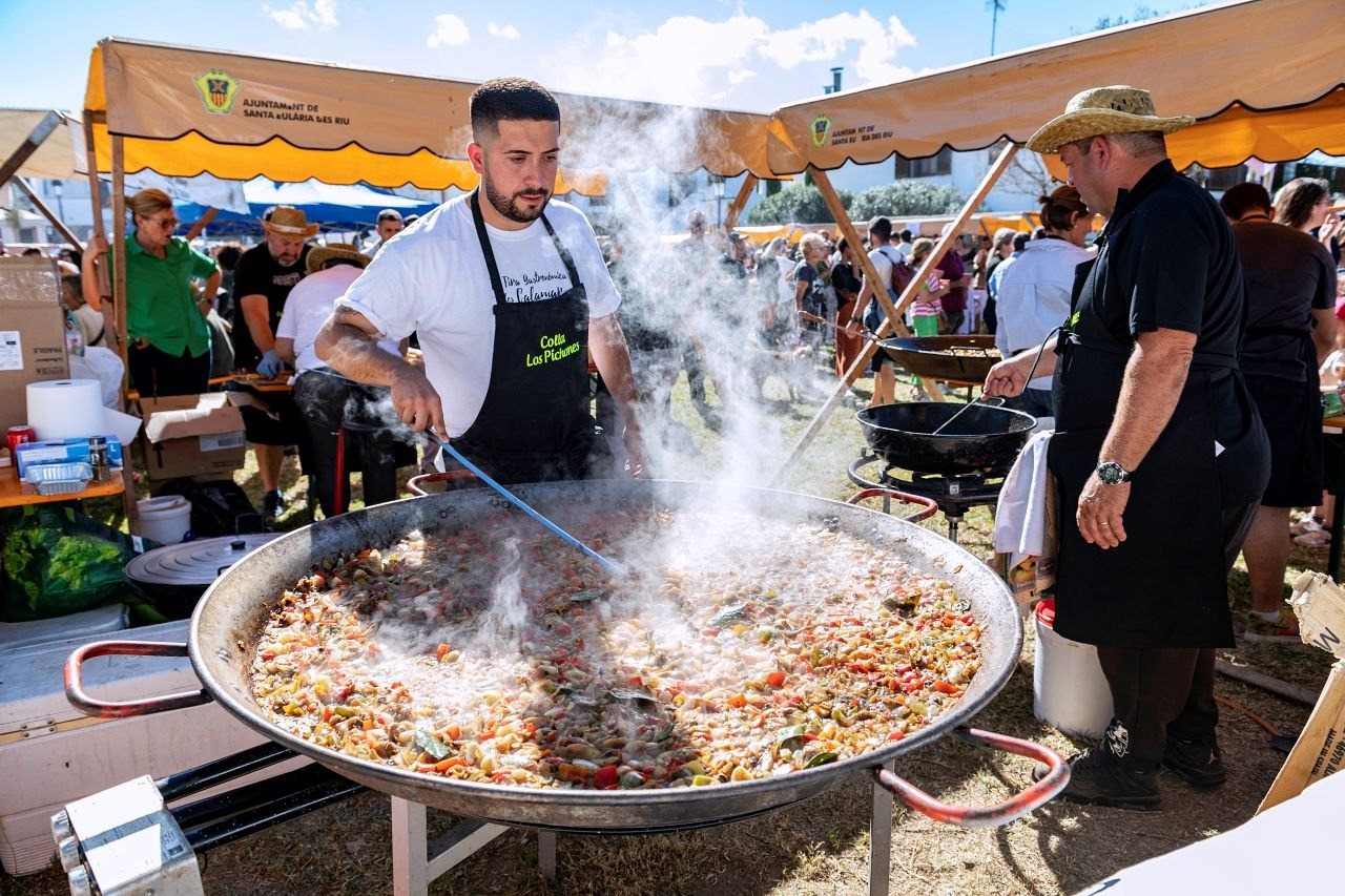 La Fira Gastronòmica des Calamar celebra su novena edición con miles de tapas y el concierto XX aniversario de Projecte Mut