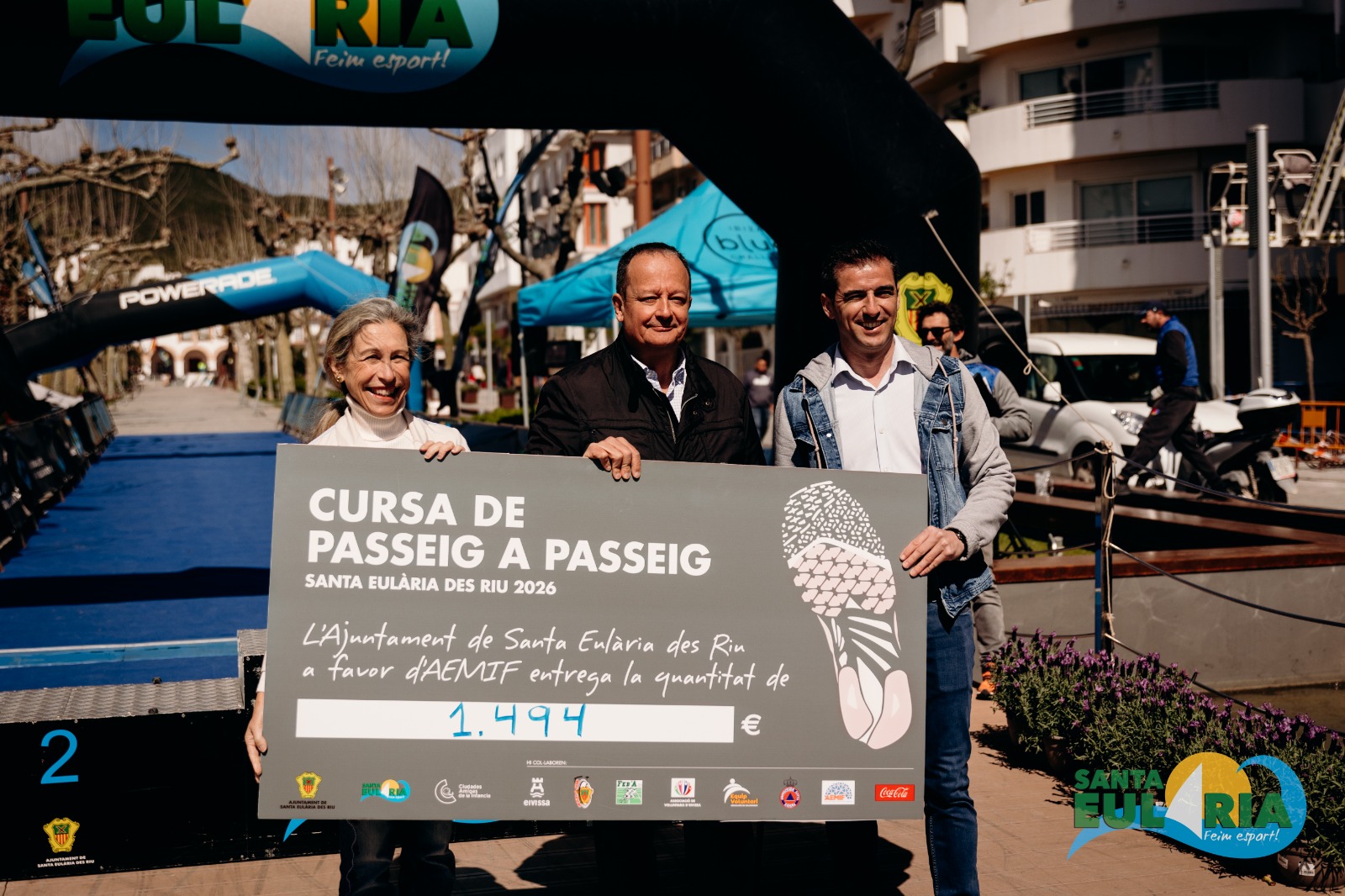 Santa Eulària destina 1.494 euros a l'associació AEMIF, recaptats en la XXX Cursa Passeig a Passeig
