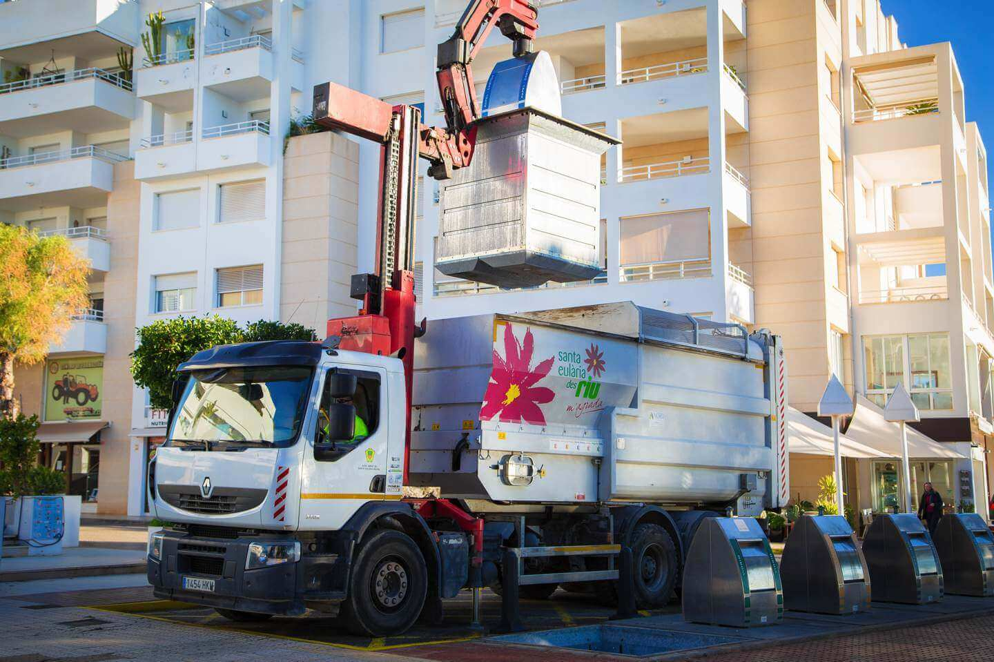 Santa Eulària obre el període de bonificacions fiscals a la taxa de residus, que afegeix aquest any un 10% per a les llars que facin compostatge