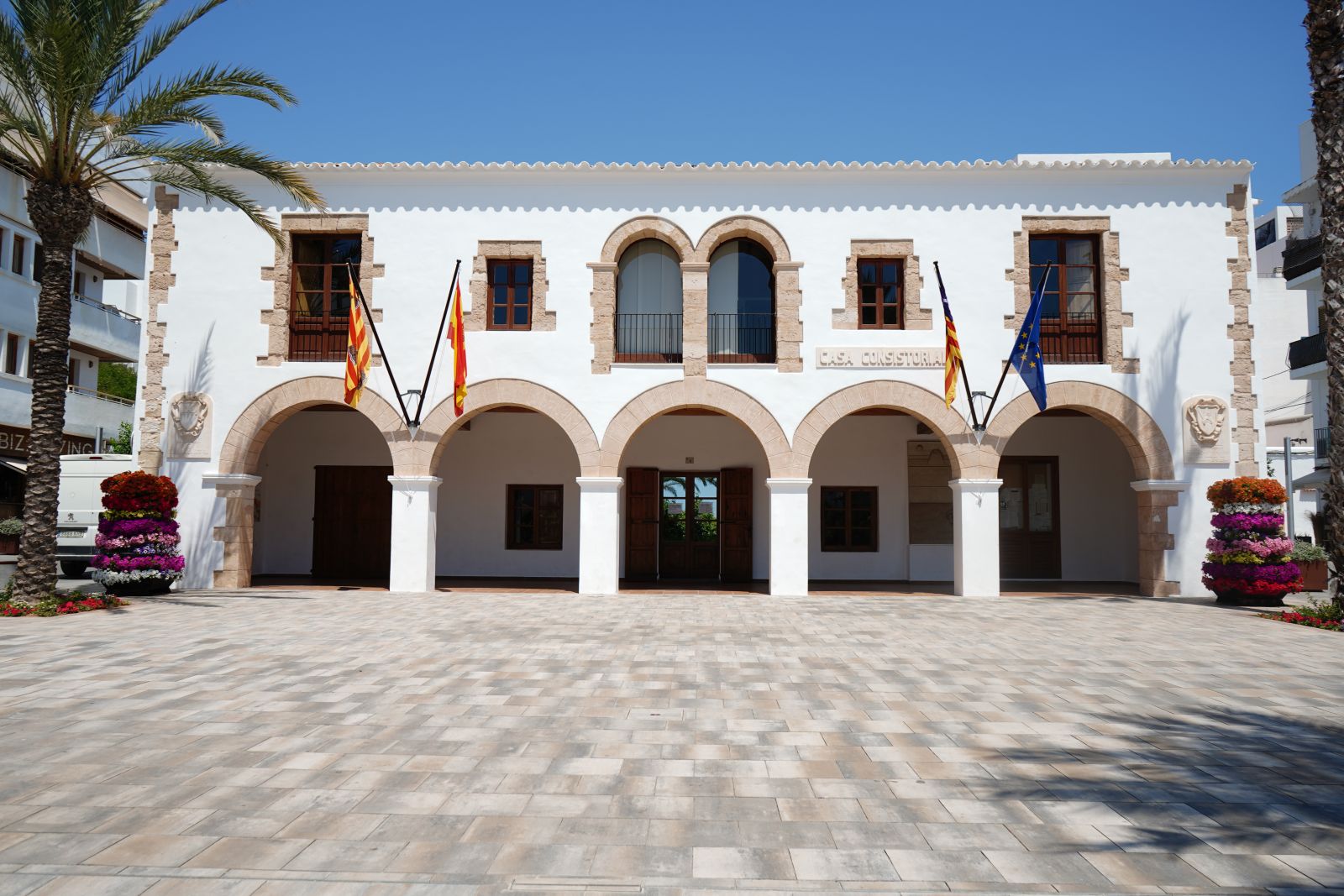 El Ayuntamiento de Santa Eulària des Riu sanciona con más de 205.000 euros el cambio de uso a turístico de una vivienda residencial en la calle Santa María