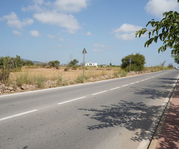 La cessió d'un terreny permetrà construir un tram de carril bici en l'entrada de Es Puig d’en Valls