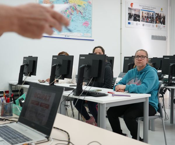 La formació digital a un clic amb una nova edició dels tallers Ocupa’t
