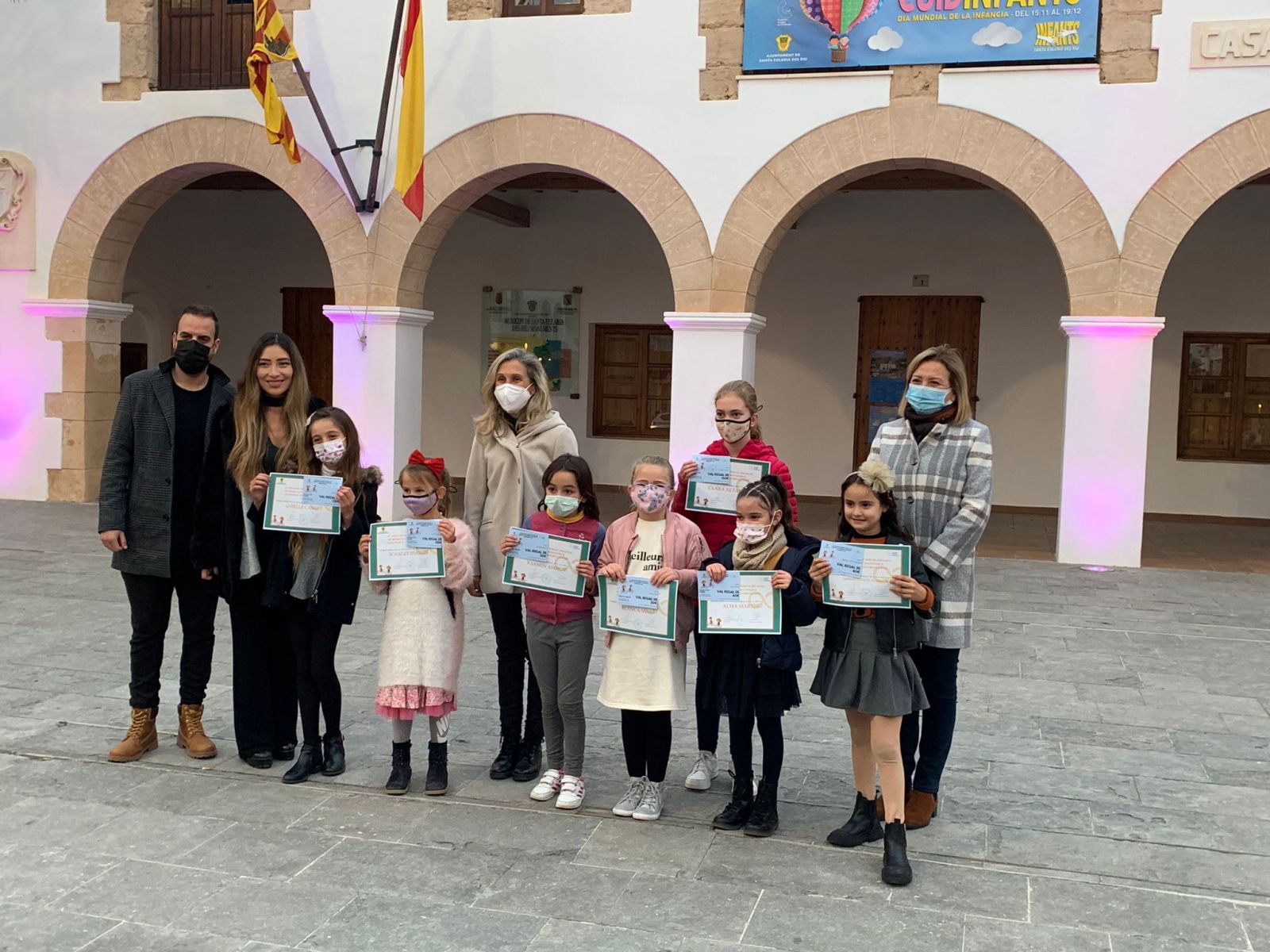 Set nenes s'emporten els premis del quart concurs infantil de dibuix de mobilitat sostenible, saludable i seguretat viària de Santa Eulària des Riu