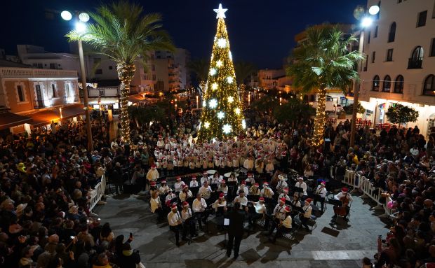 Más de medio millar de elementos luminosos darán la bienvenida a la Navidad en Santa Eulària