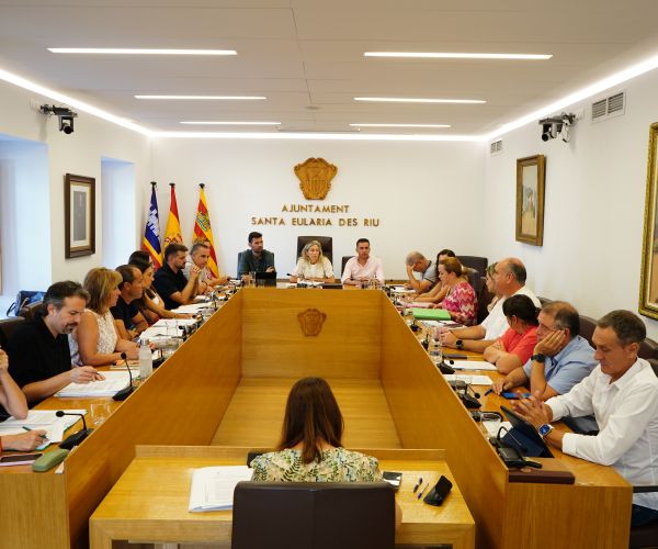 El pleno de Santa Eulària aprueba la cesión de las ‘escoletes’ de Santa Eulària y Sant Carles a la Conselleria d’Educació