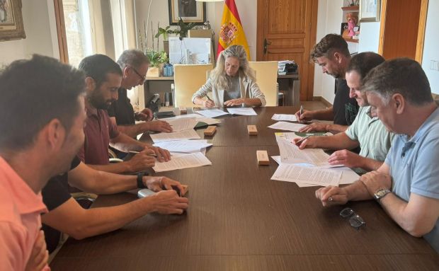 Santa Eulària refuerza su apoyo al sector primario con 77.500 euros en convenios con las cooperativas agrícolas y la Confraria de Pescadors para el año 2025