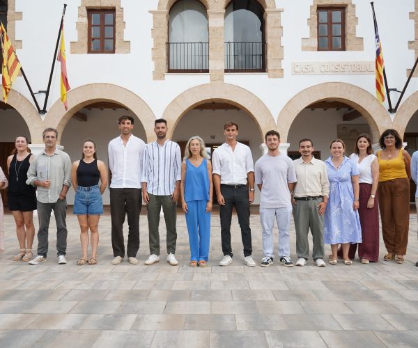 El Ajuntament de Santa Eulària des Riu incorpora cinc professionals menors de 30 en el marc del programa Oportunitats d’Ocupació per a persones Joves Qualificades en entitats locals 2026-2027