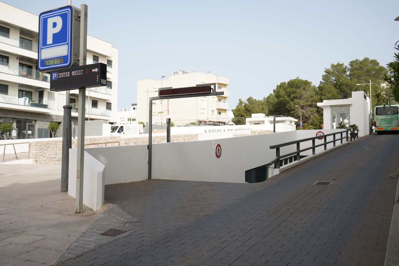 Santa Eulària impulsa la modernització del pàrquing públic del passeig de la Pau amb una inversió de més de 150.000 euros
