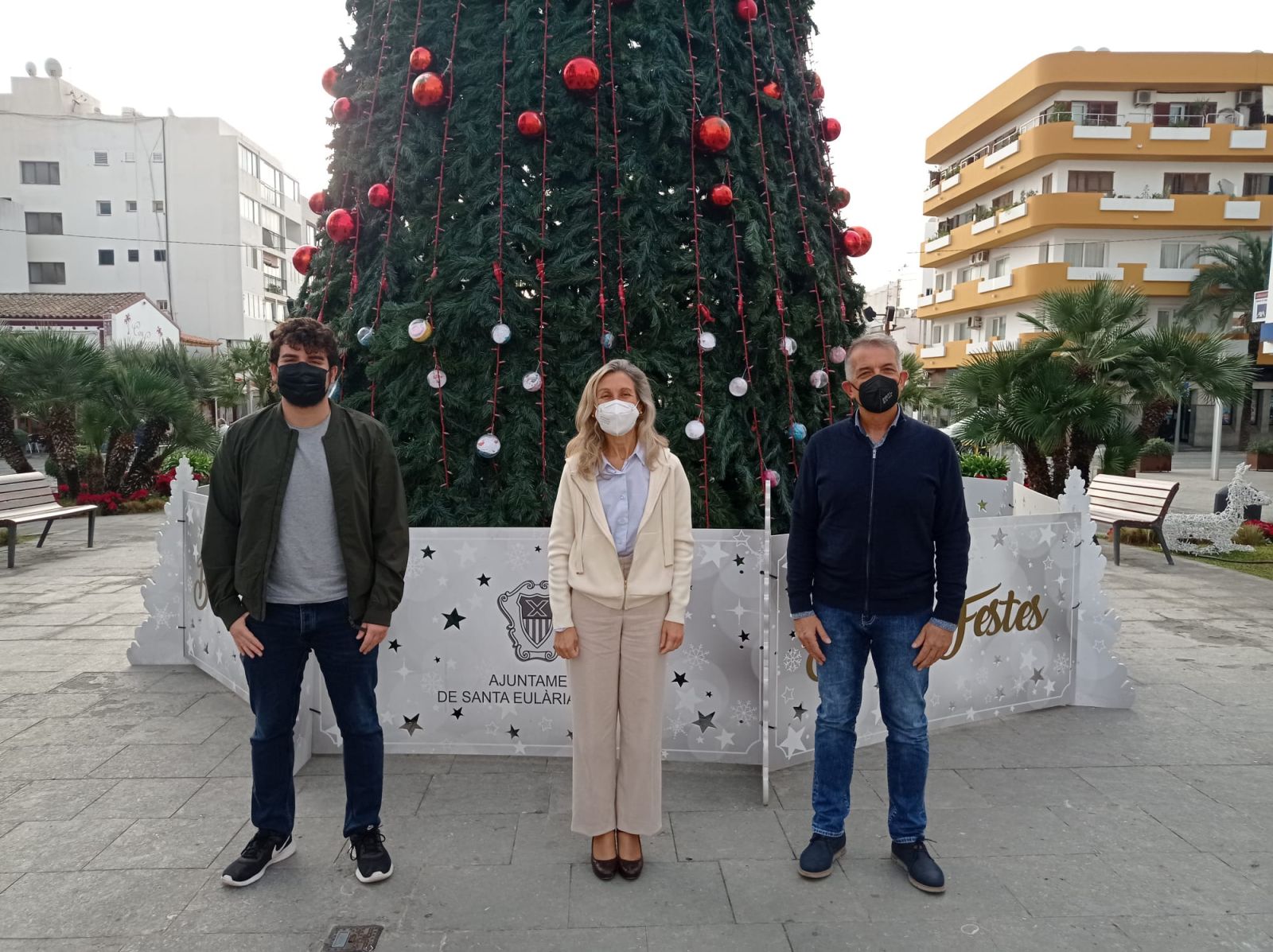 Els regidors de l'Ajuntament cedeixen a Cáritas l'import de les seves cistelles de Nadal