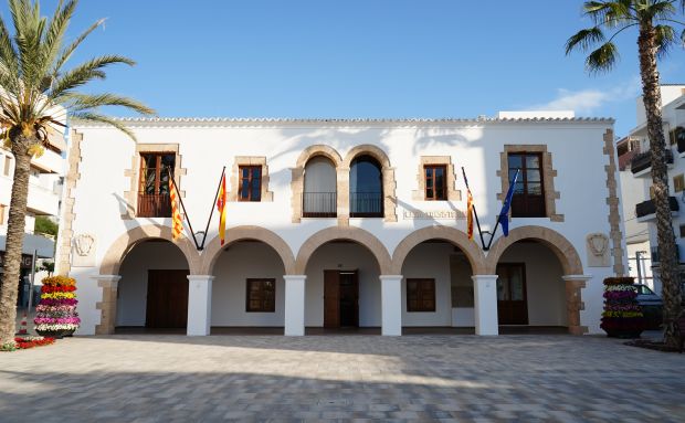 L'Ajuntament incorporarà més de 13 milions d'euros per dur a terme obres en Sant Carles, Cala Llenya, Can Rimbaus i el segon camp de futbol de Santa Eulària