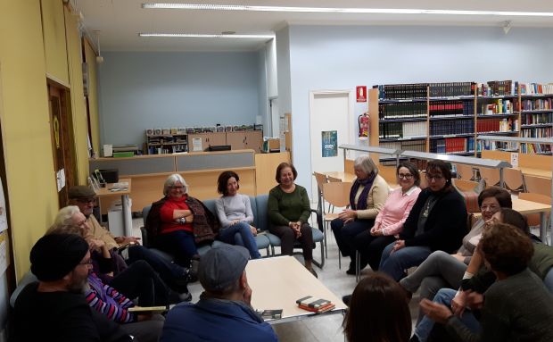 El club de lectura per a persones adultes de Santa Eulària celebra 20 anys de vida