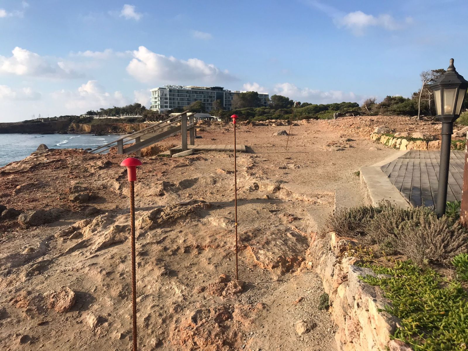 Iniciats els treballs per millorar l’accessibilitat entre Cala Llenya i es Canar mitjançant una passarel·la respectuosa amb l’entorn