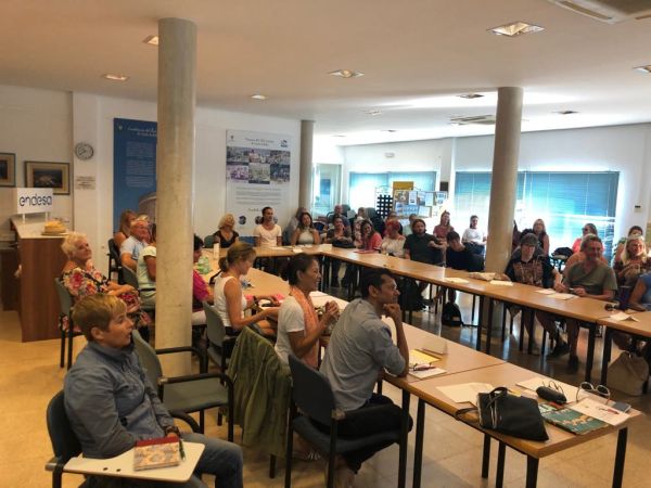 Santa Eulària ofereix cursos d'espanyol per a ciutadans de la Unió Europea residents en el municipi