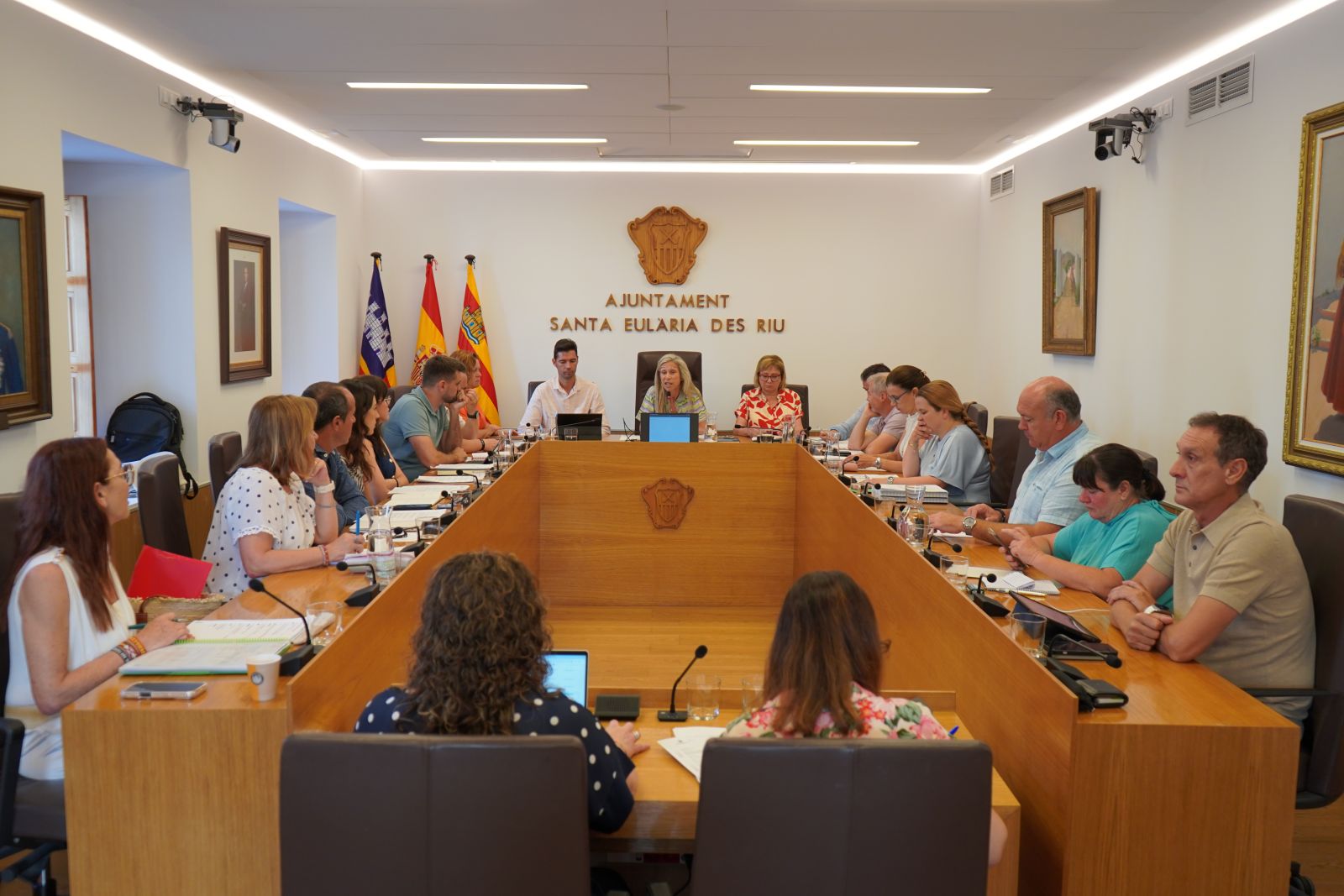 El Ple de Santa Eulària aprova una inversió de 1,17 milions d'euros per a la millora de carrers i serveis públics