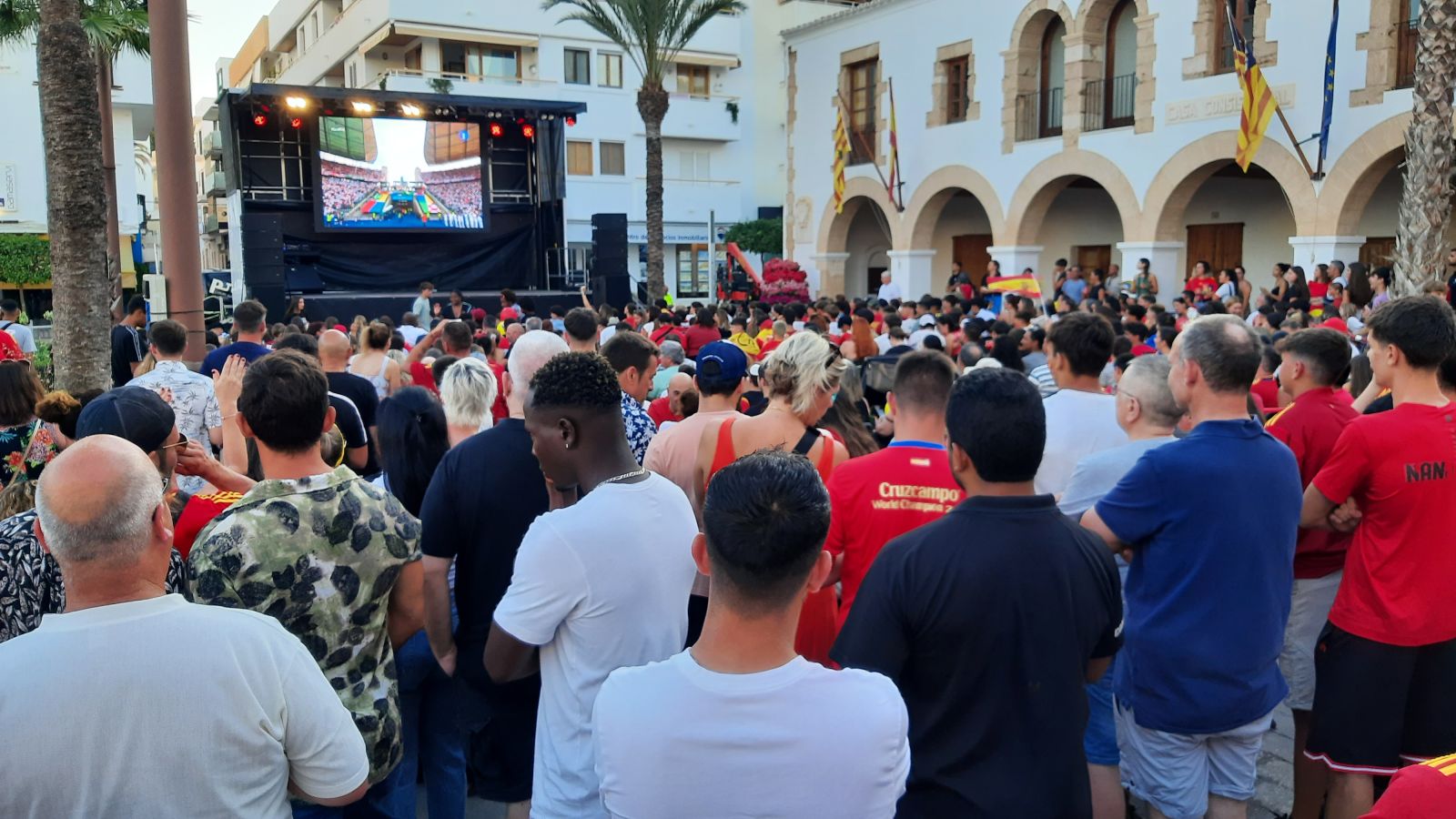 Santa Eulària instal·larà una pantalla de 180 polzades a la plaça d’Espanya per a seguir la final del Mundial de futbol