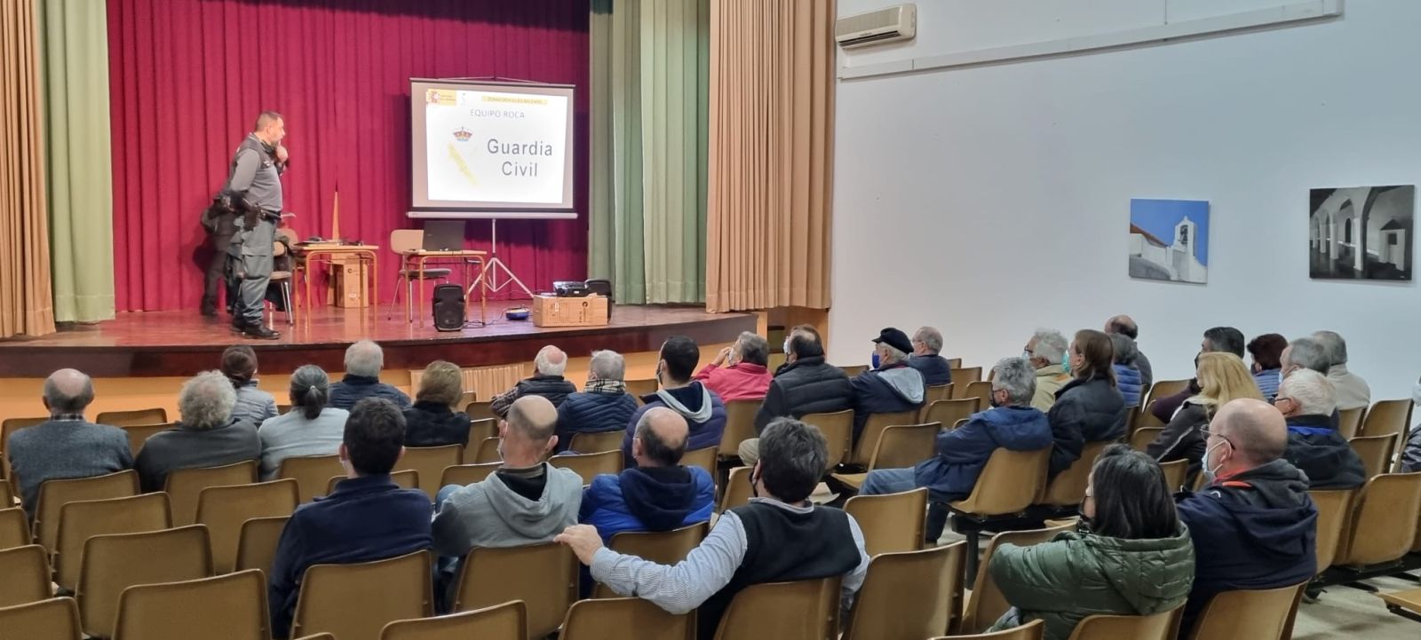 70 residents en Sant Carles acudeixen a una xerrada de la Guàrdia Civil per prevenir robatoris en cases en entorns rurals