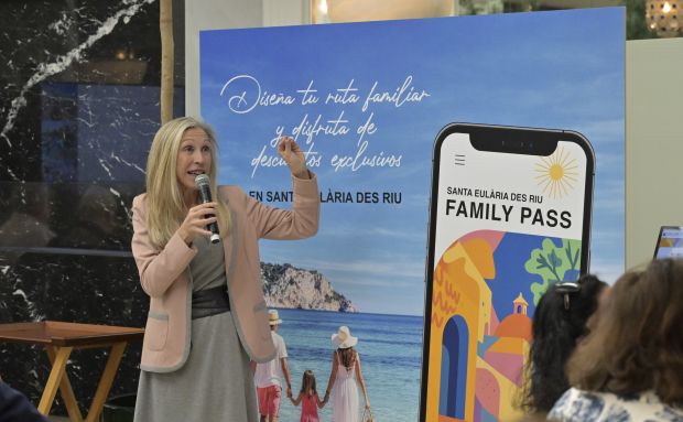Santa Eulària aterra a Madrid per a promocionar la seva oferta turística