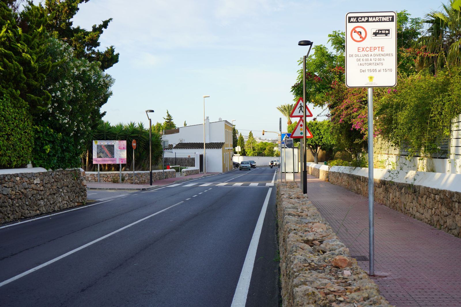 Santa Eulària limita el acceso de camiones a la avenida des Cap Martinet de Jesús hasta el próximo 15 de octubre