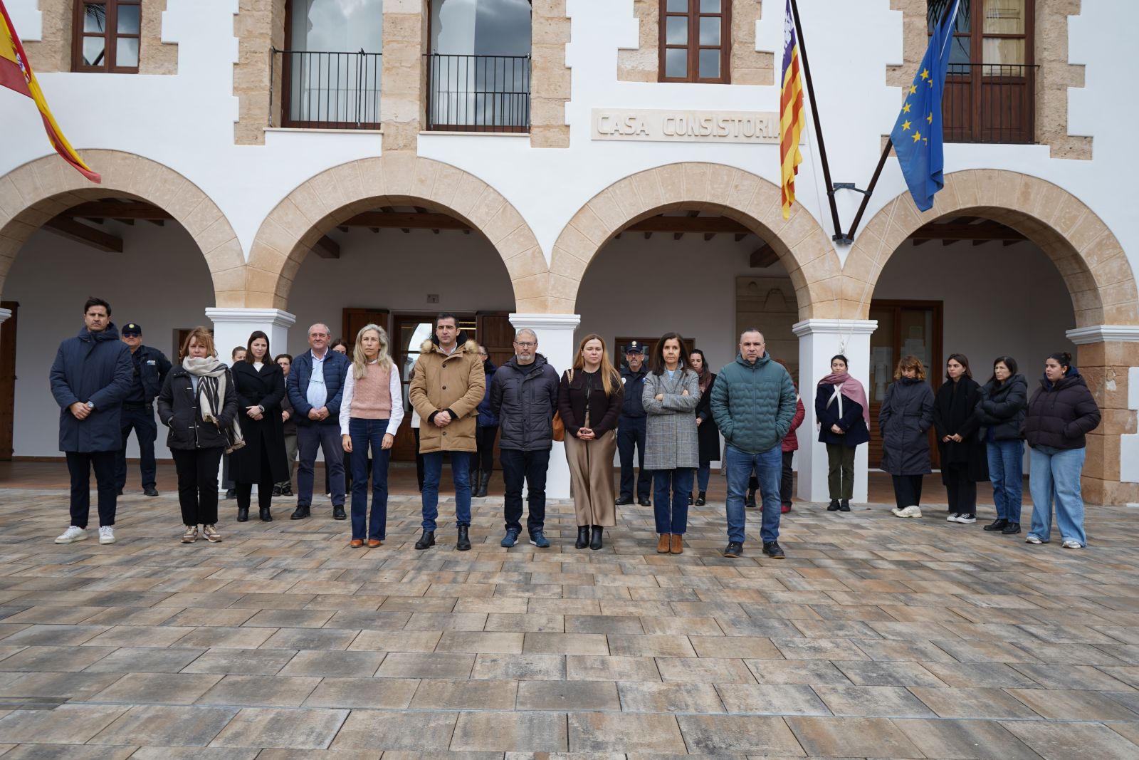 Minuto de silencio Ajuntament de Santa Eulària des Riu