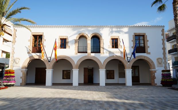 Santa Eulària inicia la tramitació administrativa per a obrir un expedient a Valoriza pels incompliments en la neteja i recollida de residus durant els sis primers mesos de contracte