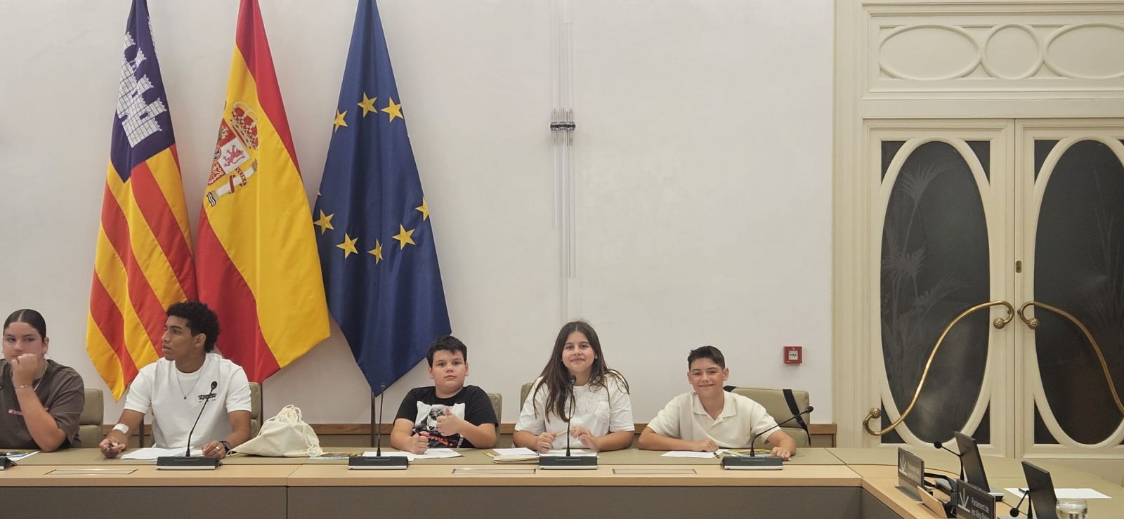 Representants del Consell Infantil i Juvenil de Santa Eulària participen en la jornada de rendició de comptes del XIV Parlament Infantil dels Illes Balears