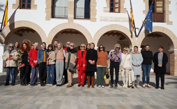 L'Ajuntament de Santa Eulària des Riu i l'Associació Eivissa i Formentera Contra el Càncer presenten un servei d'acompanyament per a persones amb càncer en la fase final de les seves vides