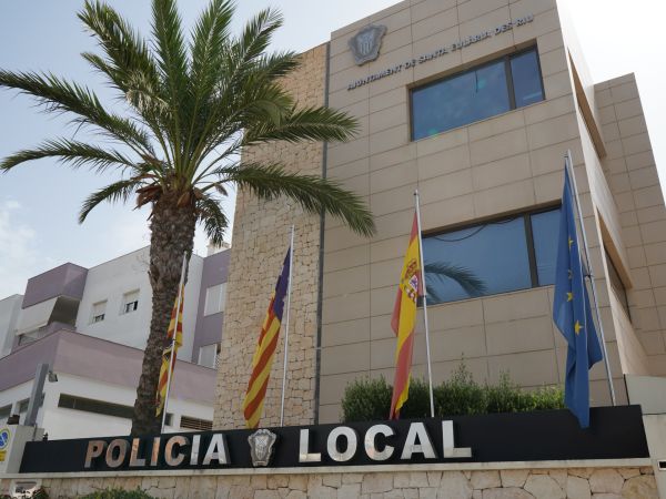 L'Ajuntament de Santa Eulària des Riu obre la convocatòria de 12 places de Policia Local
