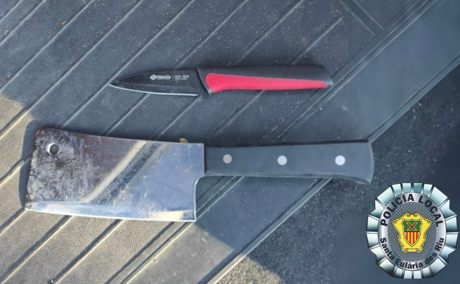 La Policia Local deté a una dona per presumpte intent d'homicidi a agents en l'exercici de les seves funcions